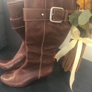 Fossil boots
